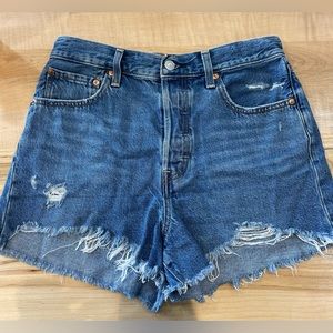 Levi’s Rib Cage Jean shorts